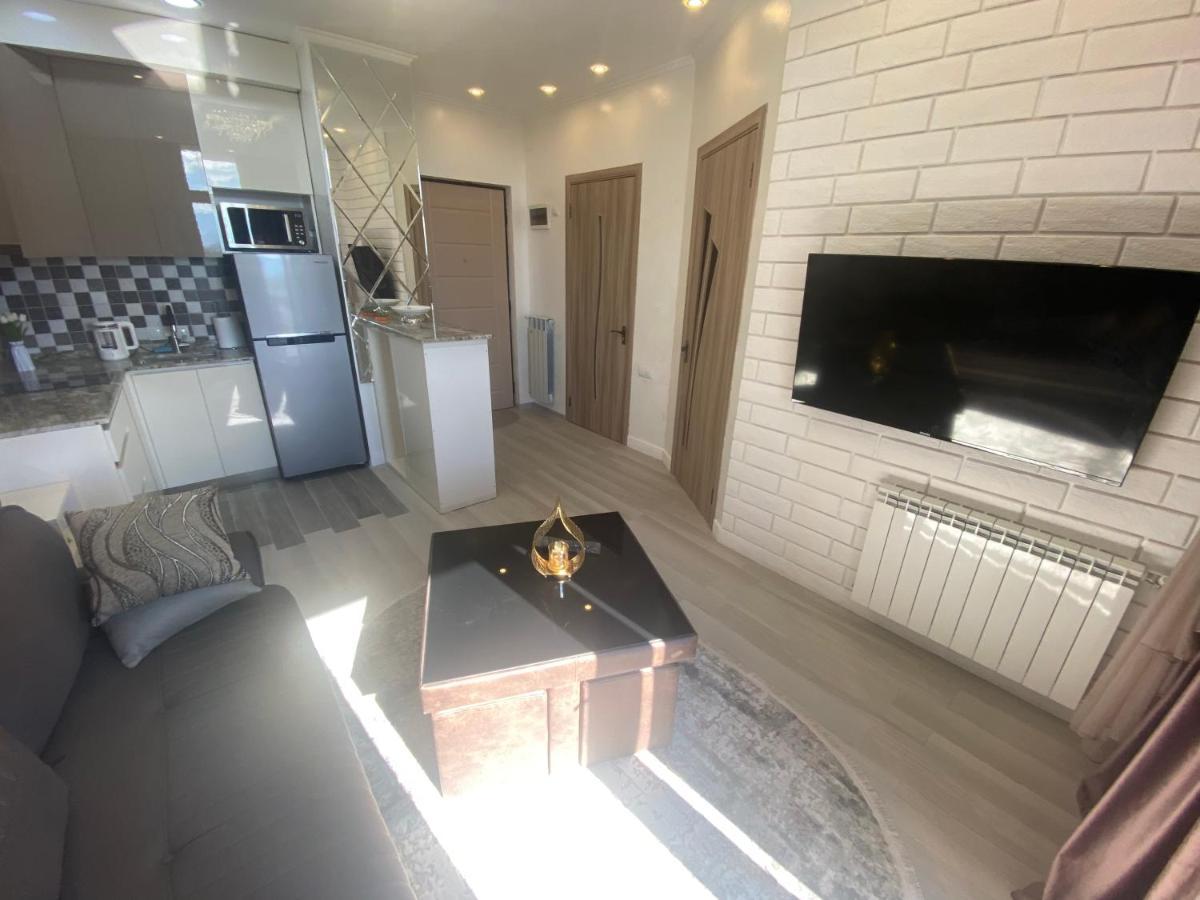 Jasmine Apartment In New Bulvar 巴统 外观 照片
