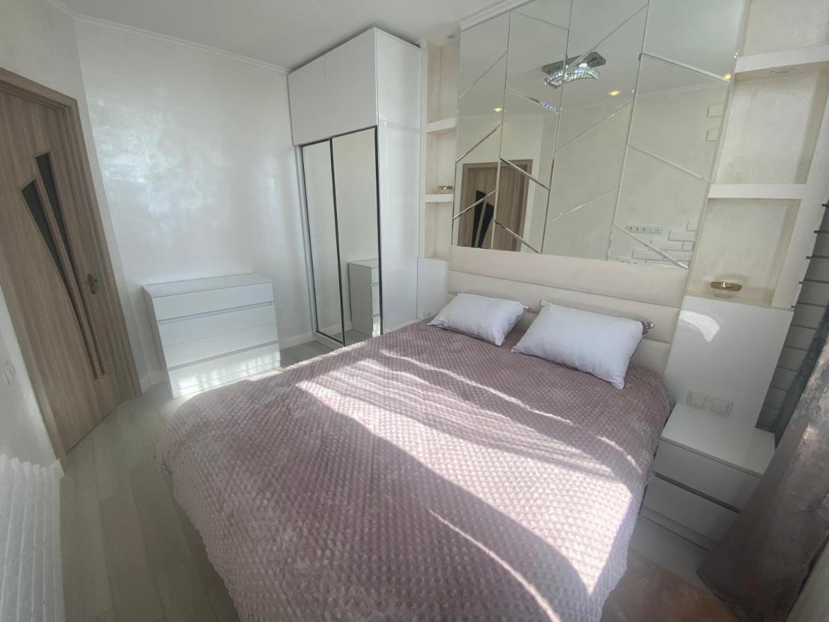 Jasmine Apartment In New Bulvar 巴统 外观 照片