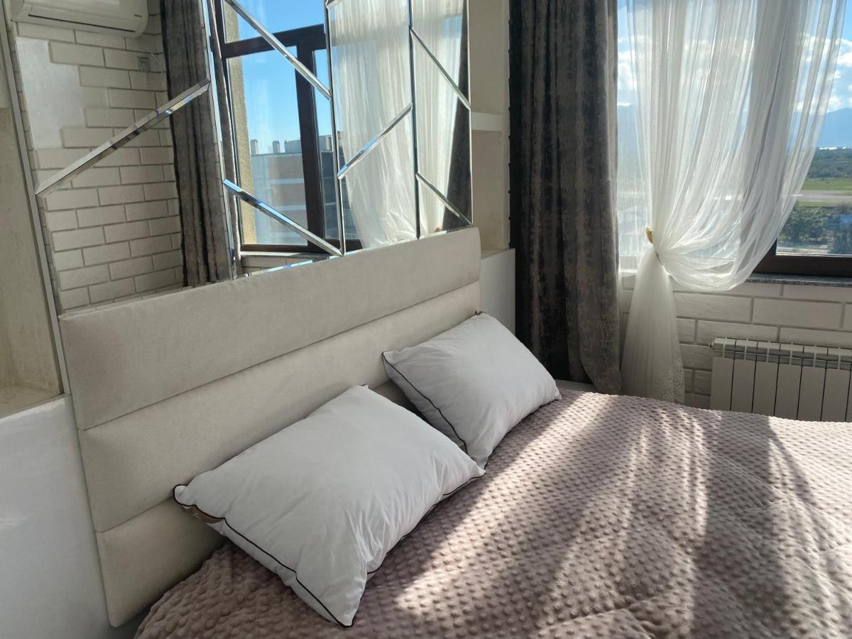 Jasmine Apartment In New Bulvar 巴统 外观 照片