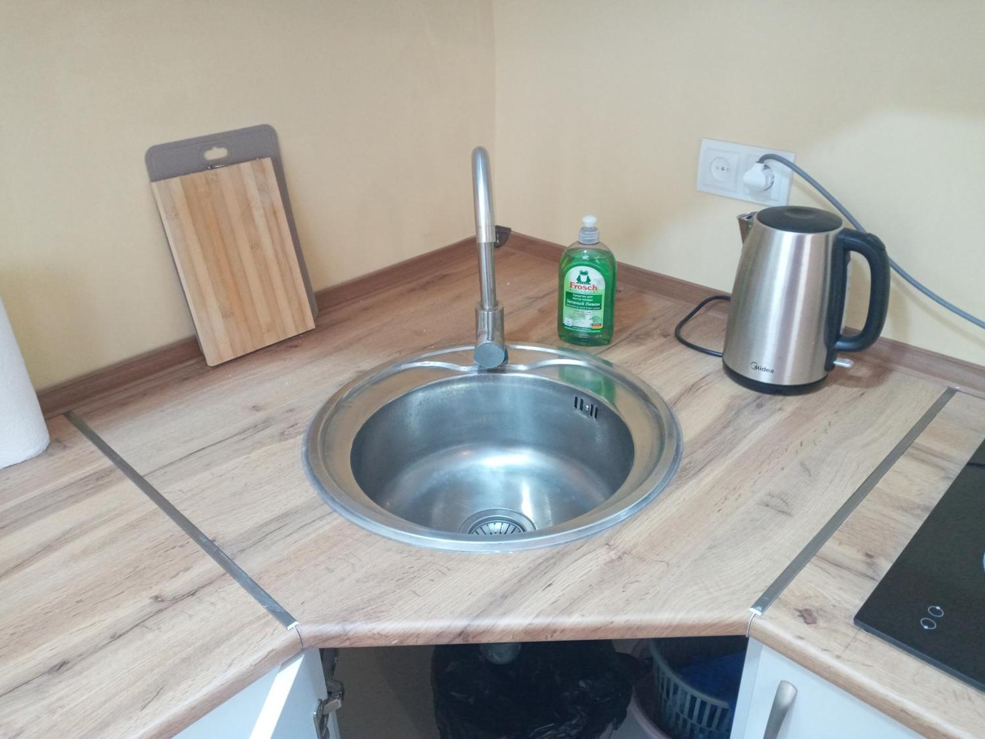 Jasmine Apartment In New Bulvar 巴统 外观 照片