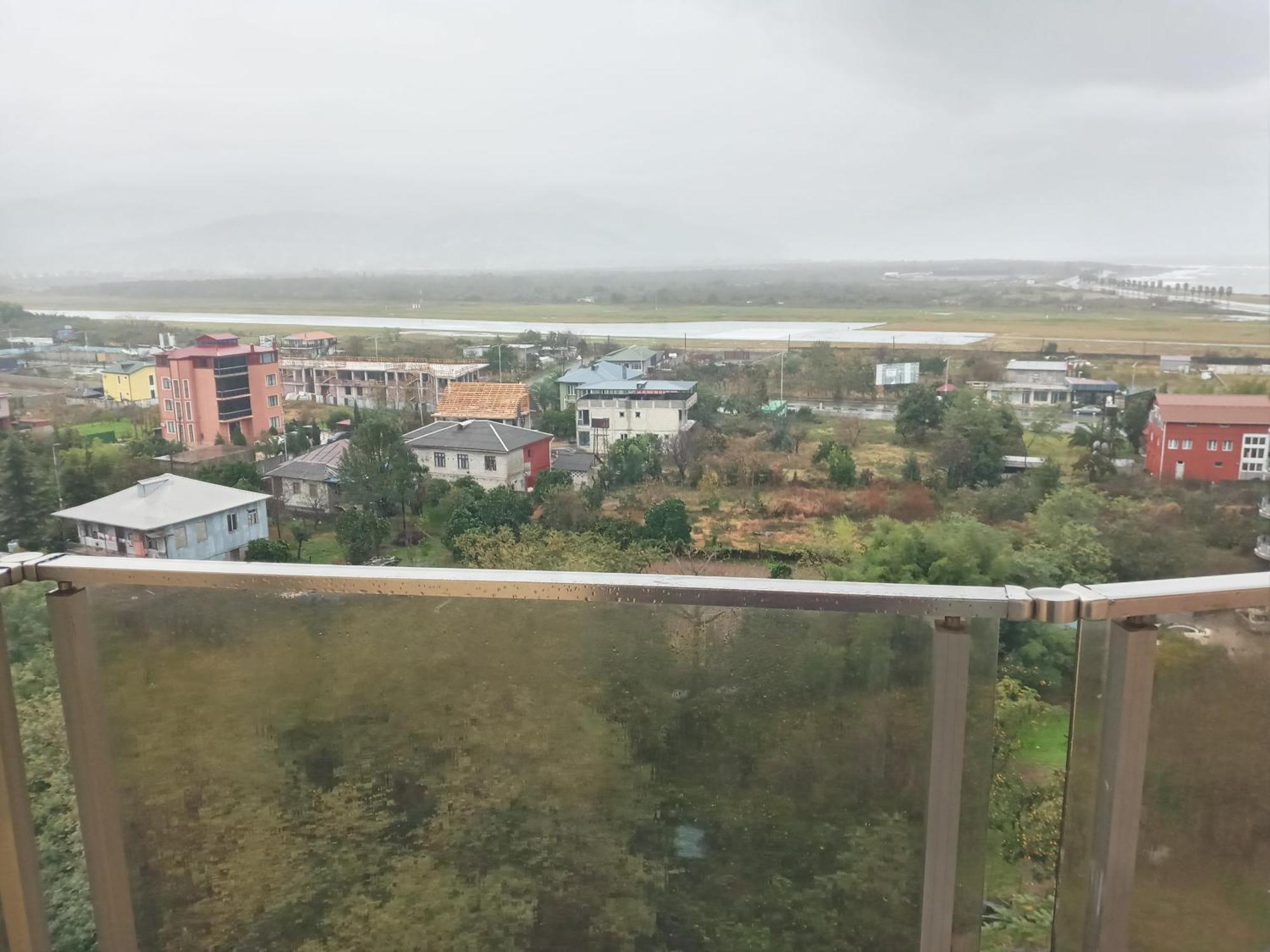 Jasmine Apartment In New Bulvar 巴统 外观 照片